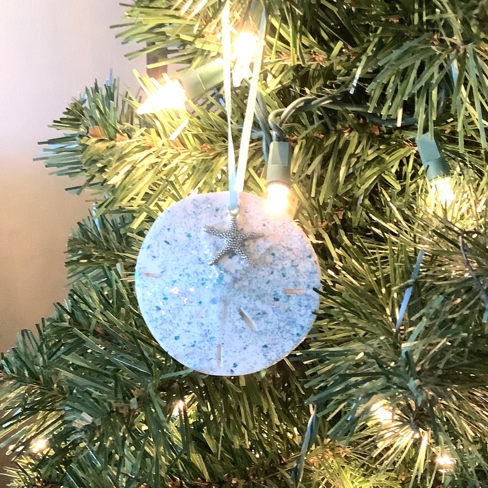 Glitter sand dollar Christmas ornaments..set of 4